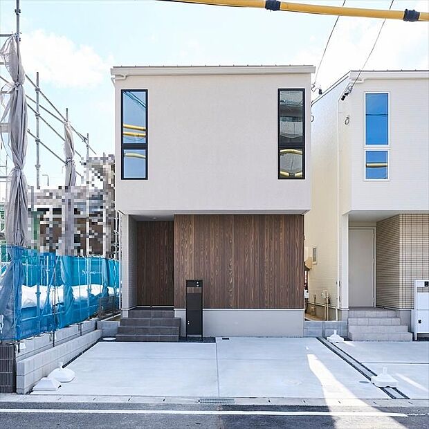 C棟（2026年2月）撮影
白と茶色を基調とした色合いで、街や自然との一体感◎