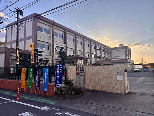 一宮市立大和東小学校(約1,402m)
