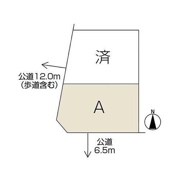 【全体区画図】角地につき開放感があり、前面道路も6.5mとゆとりを確保。カースペースは3台駐車可能で、複数台の所有や来客時にも対応しやすい住まいです。