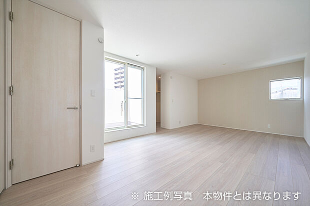 【2ドア1ルーム】間仕切りをすることで2室に変更可能な2ドア1ルーム。家族構成によってフレキシブルにお使いいただけます。（施工例写真） 