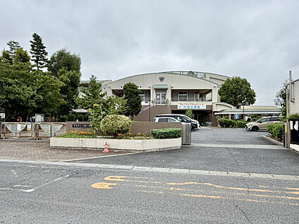 【川柳小学校】 240m