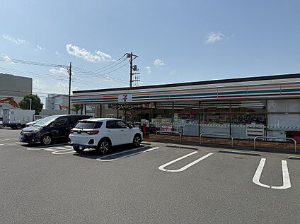 セブン-イレブン東村山野口2丁目店 240m