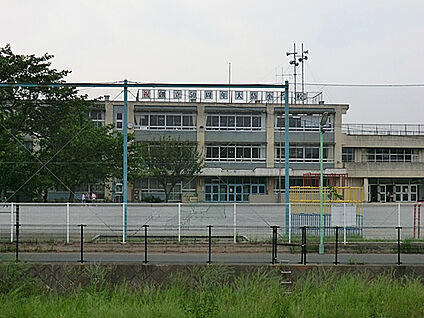 東村山市立大岱小学校 730m