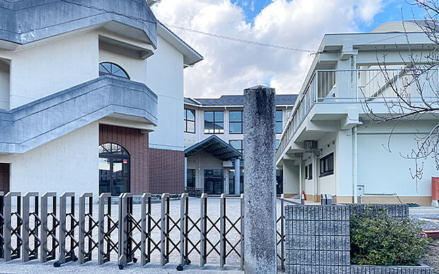 園部小学校(約940m)