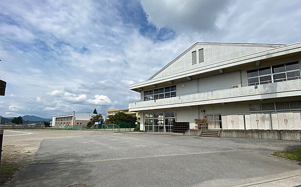 市立北中学校(約3,860m)