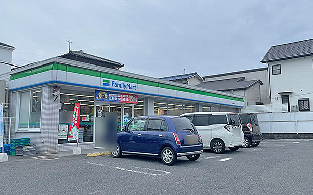 ファミリーマート三好陣取山店(約460m)