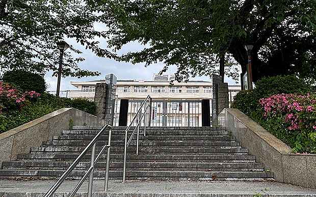 秦野市立東小学校(約1,410m)