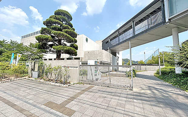 府中市立府中学園中学校(約760m)