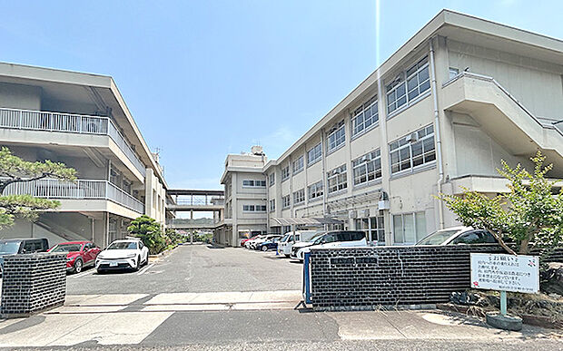 市立引野小学校(約2,100m)