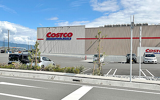 コストコホールセール 南アルプス倉庫店(約3,000m)