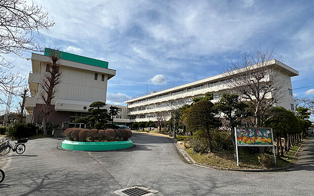 市立並木小学校（約720m）
