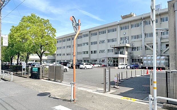 市立中川小学校(約1,540m)
