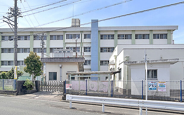 鈴鹿市立玉垣小学校（約500m）
