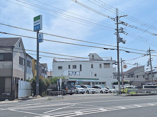ファミリーマート(約120m)