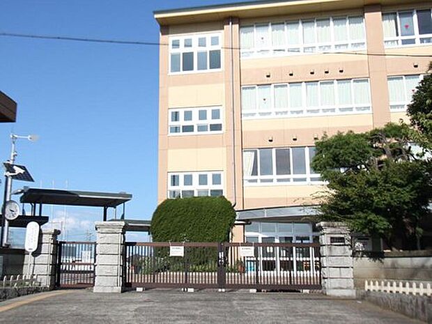 綾瀬市立綾瀬小学校(約450m)