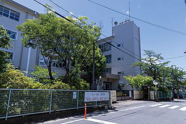 第三中学校/徒歩6分