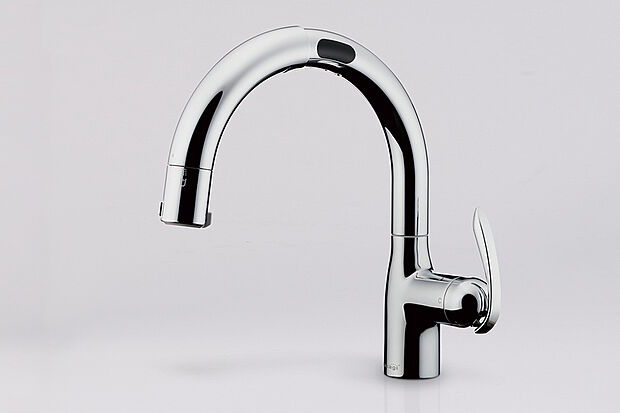 【【タッチレス蛇口一体型浄水器「LC」】】手間なく毎日おいしい水が使い続けられる蛇口一体型浄水器。側面センサーで吐止水時の操作がスムーズなうえ、止水時反応速度0.6秒のストレスフリーな操作性が魅力です。