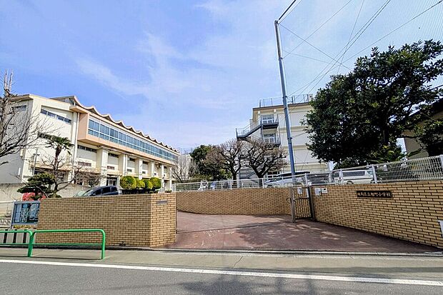 旭町小学校/徒歩4分