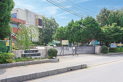 東越谷小学校/徒歩6分 約420m