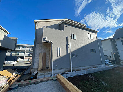 【4号棟　外観】