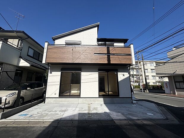 【外観(2)】2面バルコニーを採用し、明るく風通しの良い空間を感じられます♪