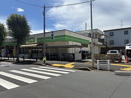 コープみらいミニコープ鶴川店 830ｍ