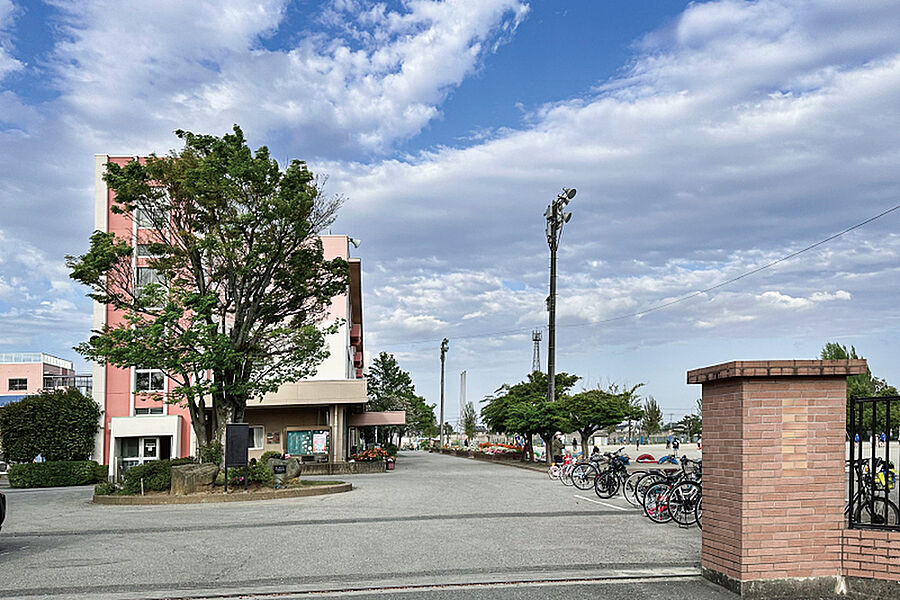 白岡市立南小学校 徒歩12分