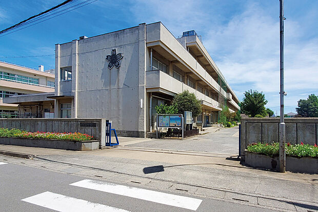 上尾市立大谷小学校（現地より徒歩3分）