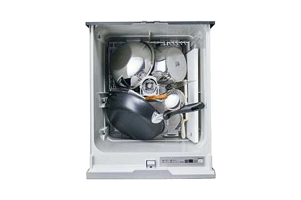 【深型食洗機】たっぷりお皿を洗える深型タイプを標準仕様に。洗浄力はもちろん節水も実現し時短と節約を実現します。