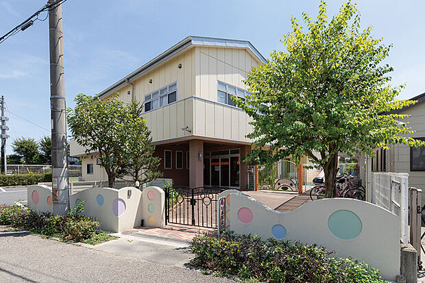 【向こころ保育園】（現地より徒歩14分）