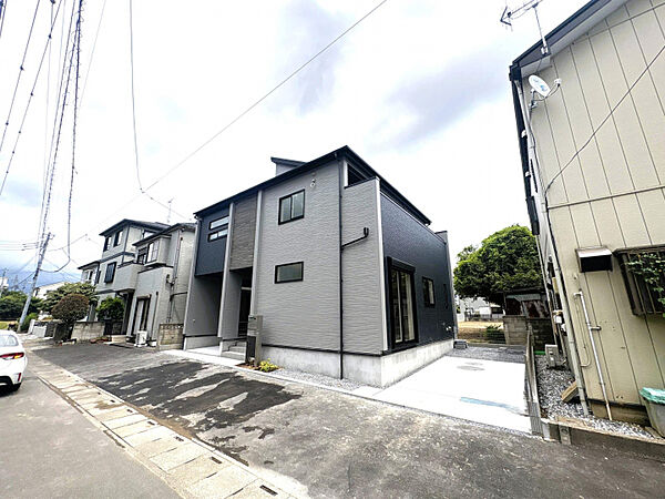 外観　敷地面積33坪！駐車スペース2台あり！主寝室可変型プラン採用！！