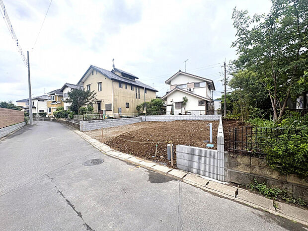 外観　敷地面積45坪！駐車スペース並列3台あり！（内1台軽自動車）主寝室可変型プラン採用！！