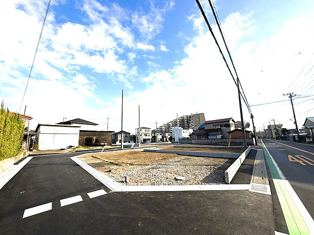 【外観】敷地面積40坪～！駐車スペース2～3台あり！主寝室可変型プラン採用！！