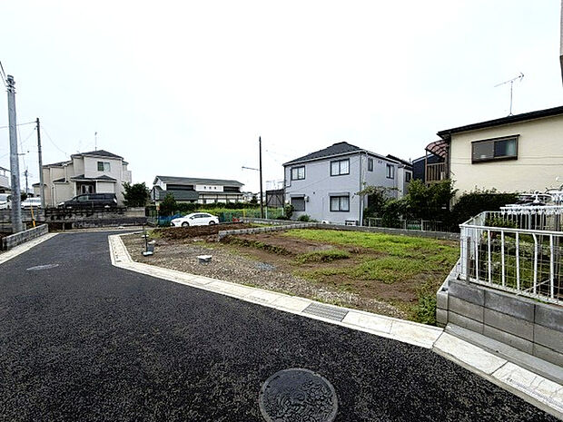 【外観】敷地面積30坪～！カースペース1～2台！（内1台小型車もあり）主寝室可変型プラン採用！！