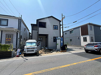 開放感のある現地。外壁が貼られてイメージしやすくなりました。