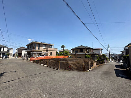 徒歩3分の場所には公園があるため、小さなお子様のいるご家庭に