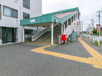 JR「小宮」駅 884m