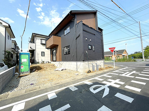 【外観写真】太陽光パネル標準装備◎。環境にやさしくエコな暮らしが叶います！是非、お気軽にお問い合わせください。　お問い合わせください。