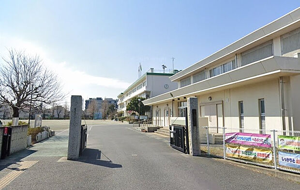 桶川小学校（約425m）