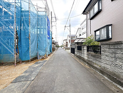 【外観写真】小学校徒歩5分、保育園徒歩10分の立地で、子育て