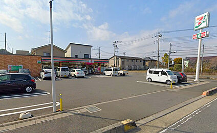 セブンイレブン伊奈内宿店 689m