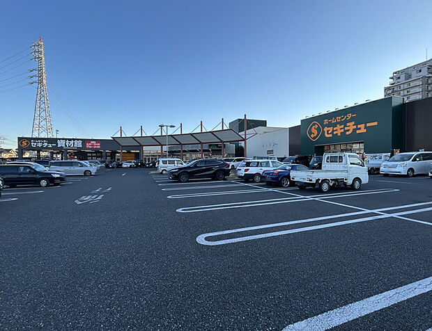 セキチュー川越南古谷店（約306m）