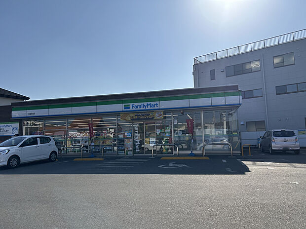 ファミリーマート川越天沼店（約628m）