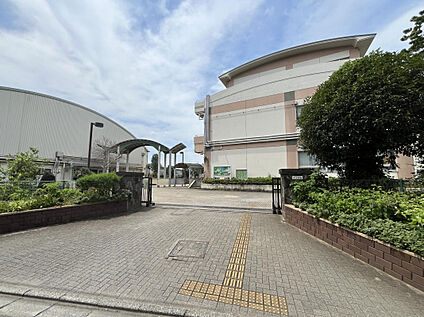 北小学校 675m
