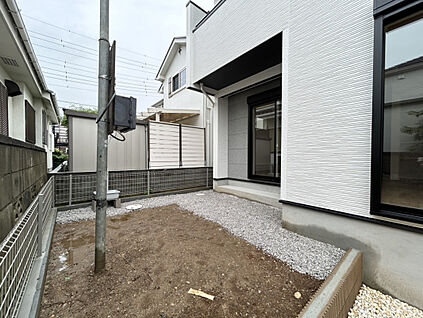 土仕上げ（工事用電柱は後日抜けます）