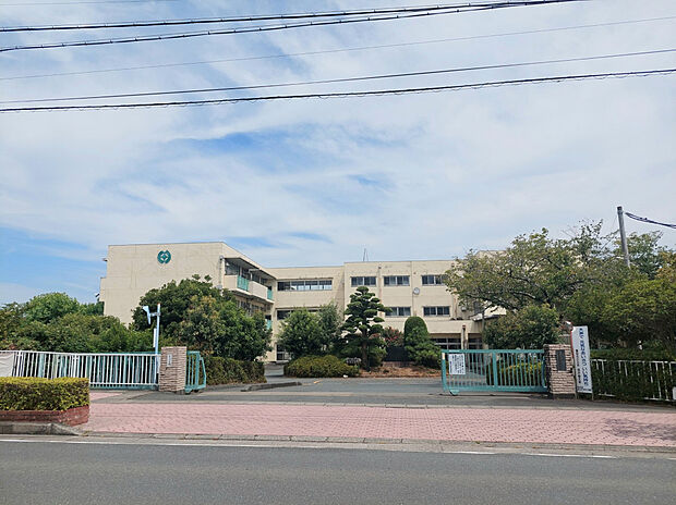 磐田市立磐田北小学校（約700m）