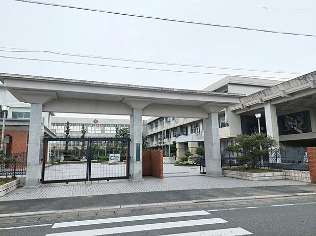 磐田市立竜洋中学校 （約1,900m）