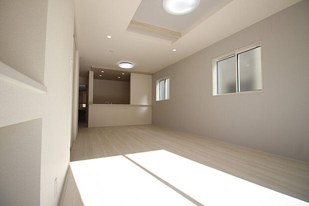 （4）号棟リビング　