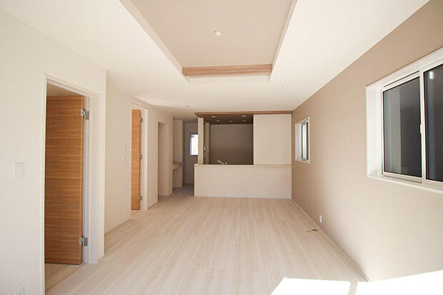 （1）号棟リビング　