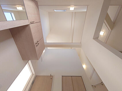 2号棟:玄関吹き抜け